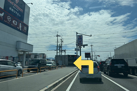 交差点(葛本町)を左折